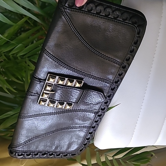 Betsey Johnson Handbags - Betsey Johnson Leather Clutch ❤️